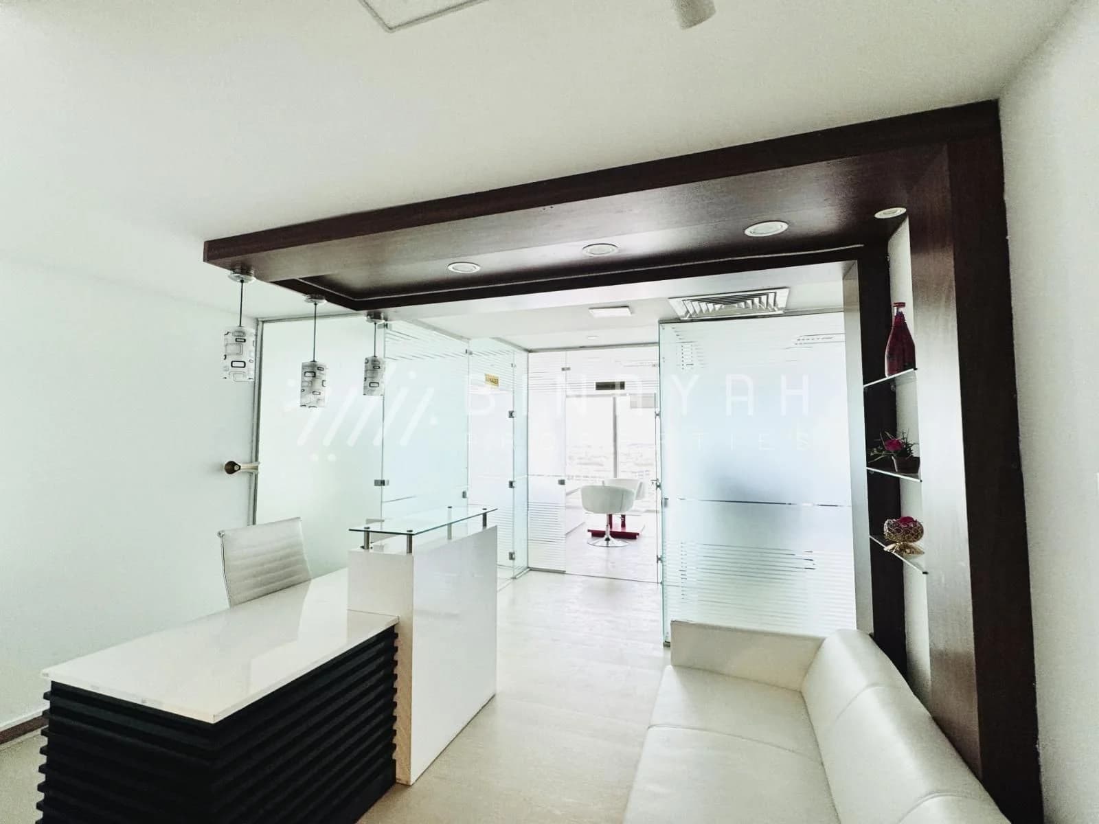 Near To Metro Fully Fitted Furnished By R 14749