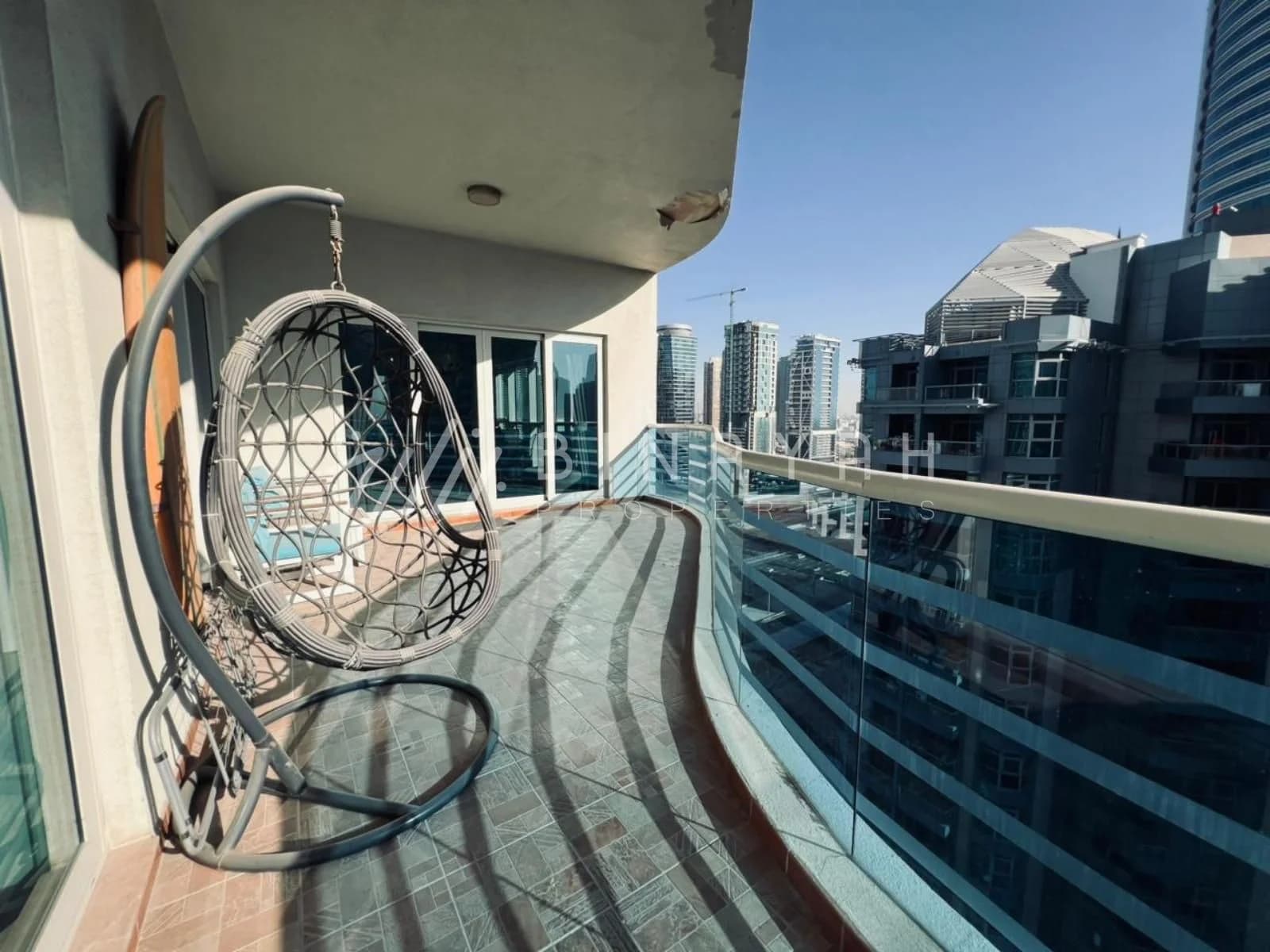 Huge Layout Fully Furnished Vacant